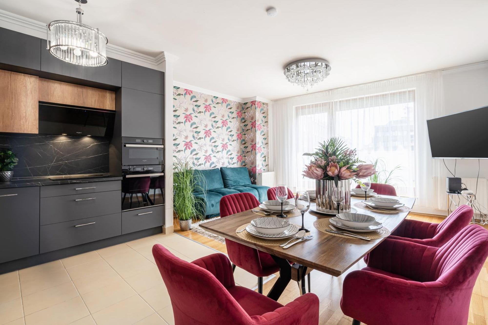 Penthouse Three Bedrooms, Three Balconies Apartment With Free Parking In Kiraly Street Budapest Eksteriør billede